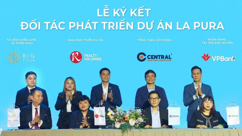 Lễ ký kết phát triển dự án hôm 18/4 Lễ ký kết phát triển dự án hôm 18/4