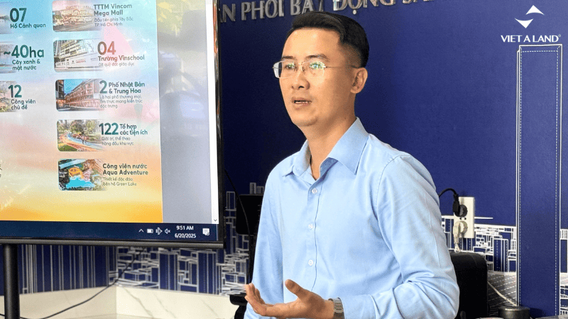 Ban lãnh đạo chia sẽ thông tin về dự án Ban lãnh đạo chia sẽ thông tin về dự án