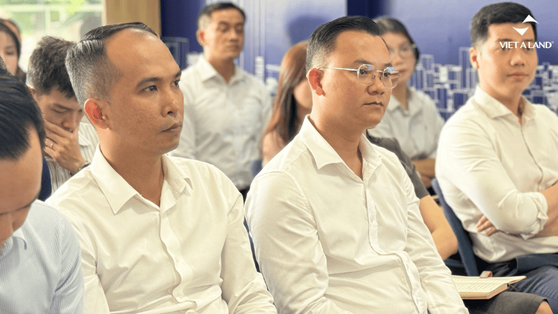 Ban lãnh đạo của Việt Á Land Ban lãnh đạo của Việt Á Land