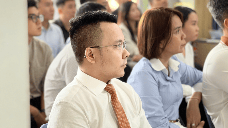 Ban lãnh đạo của Việt Á Land tại buổi họp Ban lãnh đạo của Việt Á Land tại buổi họp