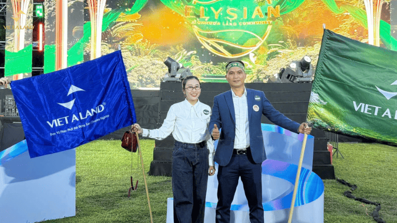 Chụp hình tại sự kiện Kick-off Elysian 