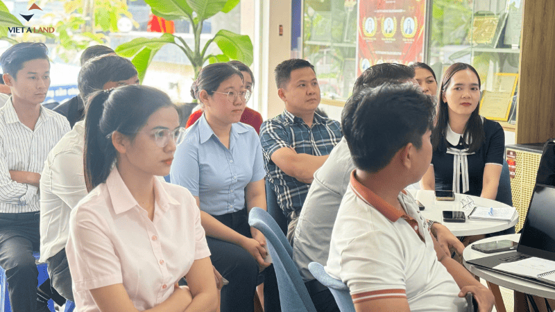 Đội ngũ nhân viên Kinh Doanh của Việt Á 