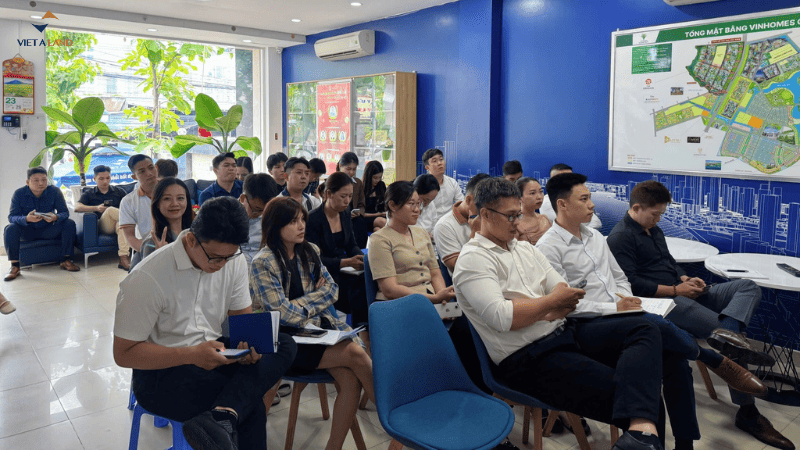 Đội ngũ Việt Á Land 