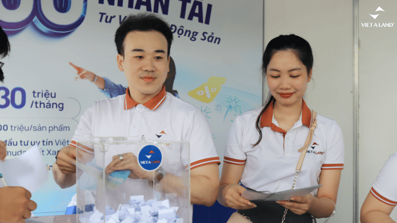 Đội ngũ Việt Á Land tại Job Fair 2025 Đội ngũ Việt Á Land tại Job Fair 2025