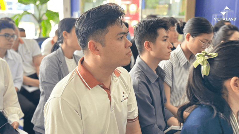 Nhân viên kinh doanh Việt Á Land Nhân viên kinh doanh Việt Á Land