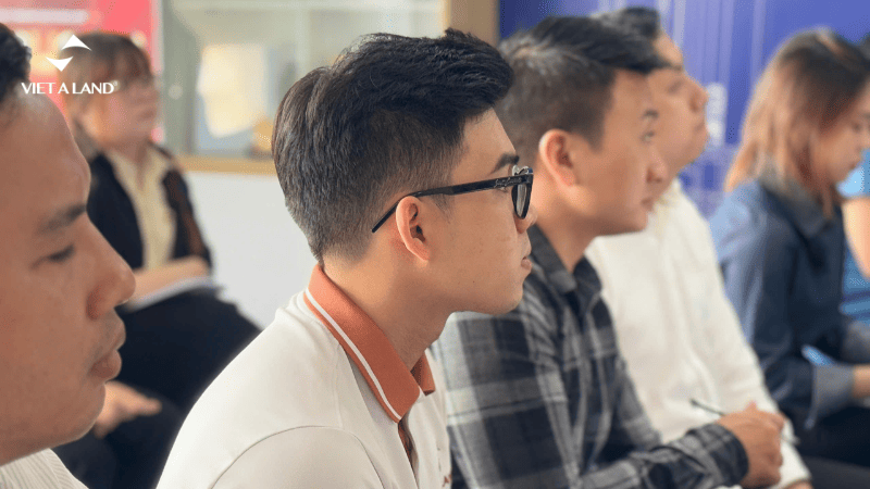 Cập nhật kiến thức cùng đội ngũ Kinh doanh Việt Á