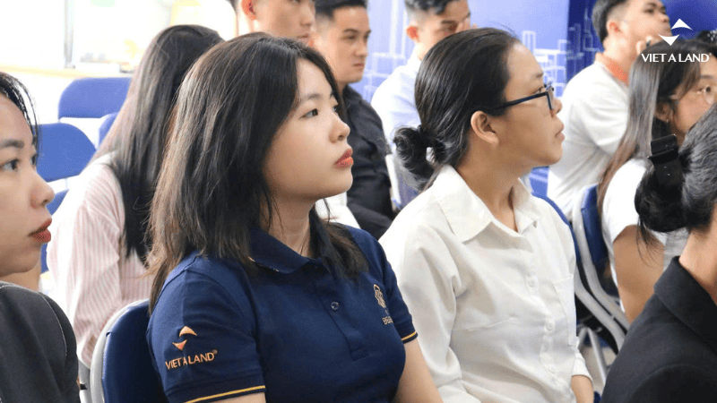 Đội ngũ Việt Á Land tại buổi đào tạo chuyên sâu