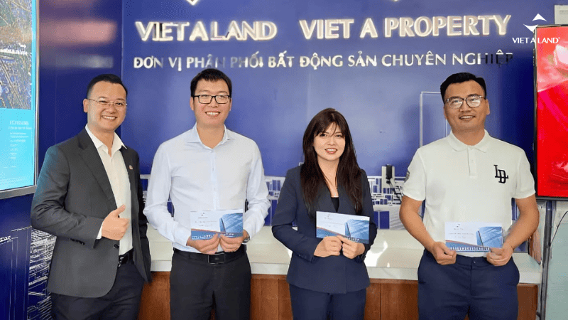 Trao thưởng cho các nhân viên triển vọng