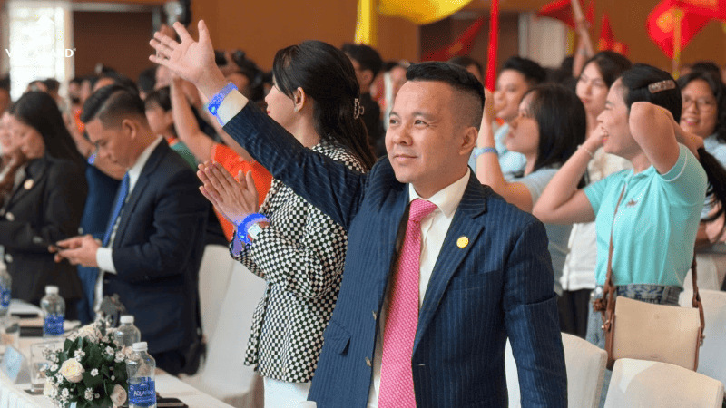 Ban lãnh đạo cùng tham gia kick-off dự án Vinhomes Green City 