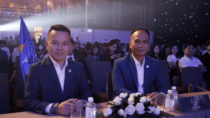Ban lãnh đạo Việt Á Land tại kick-off Eaton Park Ban lãnh đạo Việt Á Land tại kick-off Eaton Park