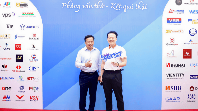 Việt Á Land check-in tại Mock-interview & Job Fair 