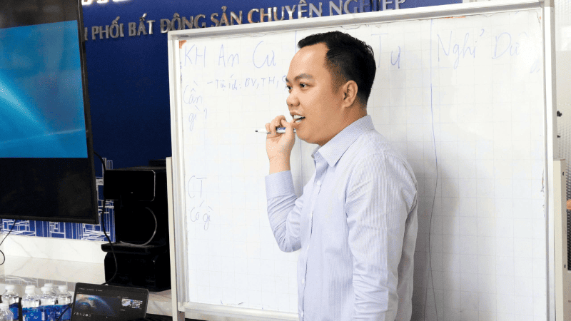 Mr. Vũ Đức Long - Phó Giám Đốc Dự Án Vinhomes Green Paradise
