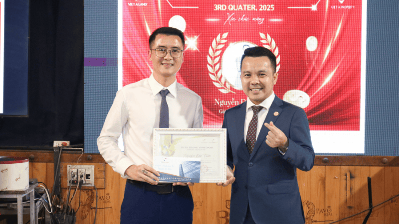 Vinh danh Giám Đốc Sàn Xuất sắc Quý III năm 2025 Vinh danh Giám Đốc Sàn Xuất sắc Quý III năm 2025