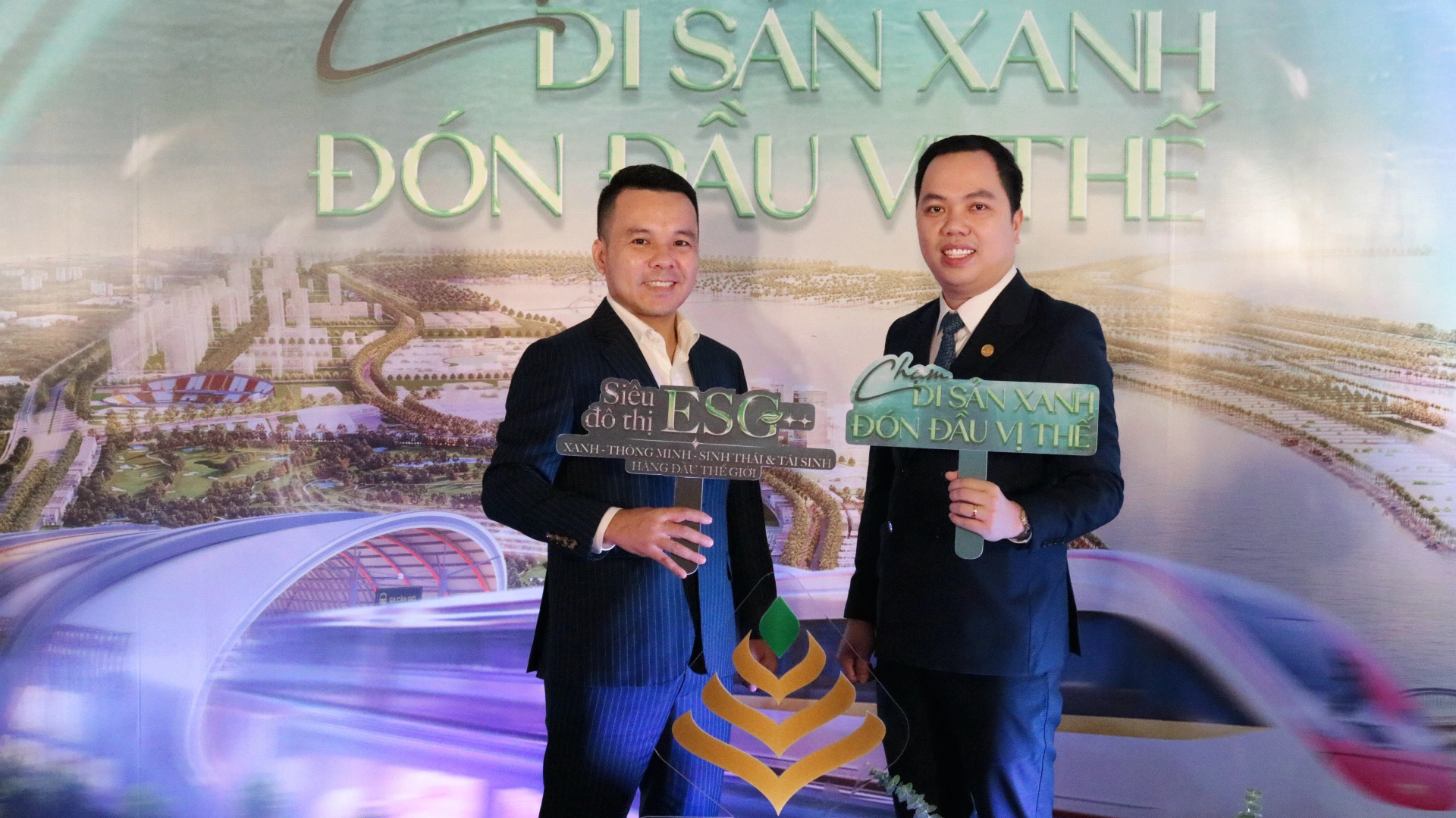 VIỆT Á LAND | DẤU ẤN TẠI VINHOMES GREEN PARADISE 1 Ban Lãnh Đạo check-in tại sự kiện Vinhomes Green Paradise