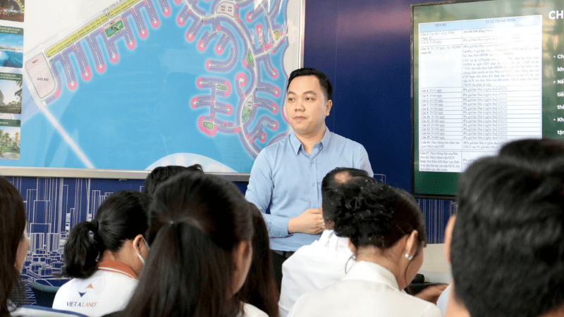 Ban Lãnh Đạo trực tiếp đào tạo đội ngũ Kinh Doanh Ban Lãnh Đạo trực tiếp đào tạo đội ngũ Kinh Doanh