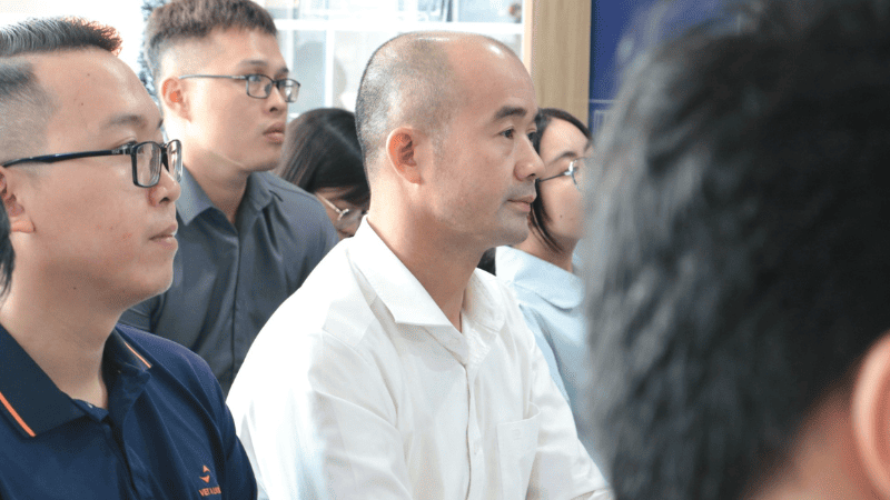 Đội ngũ Kinh Doanh Việt Á Land trực tiếp đào tạo dự án Vinhomes Green City Đội ngũ Kinh Doanh Việt Á Land trực tiếp đào tạo dự án Vinhomes Green City