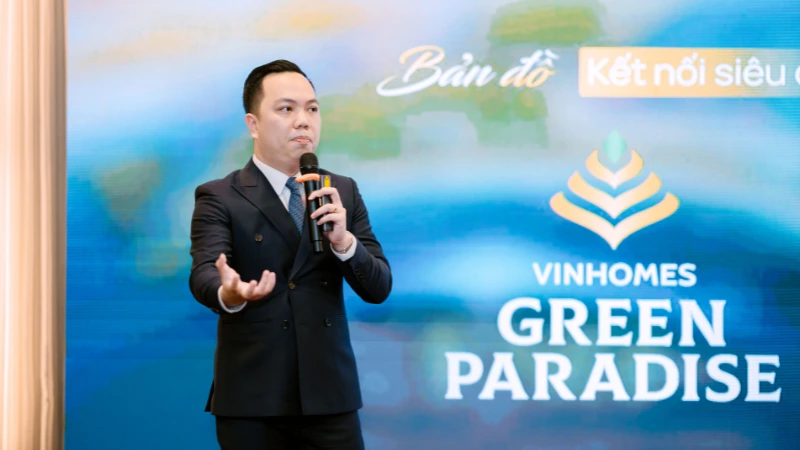 Phó Tổng Giám Đốc Dự án - Mr. Vũ Đức Long thuyết trình về dự án Vinhomes Green Paradise