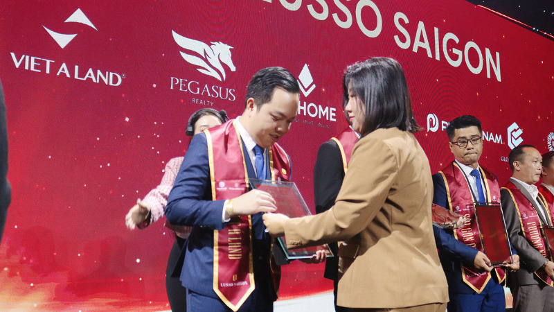 Việt Á Land chính thức trở thành F1 dự án Lusso Saigon by La Pura