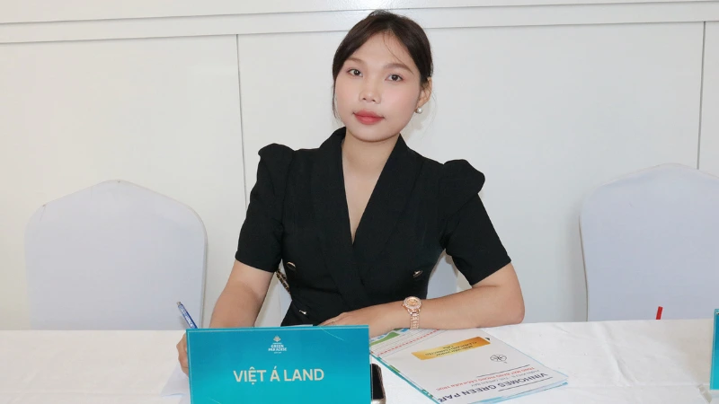 Đội ngũ Việt Á Land tại sự kiện Vinhomes