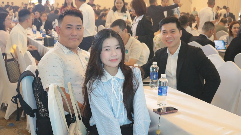 Đội ngũ Việt Á Land tham gia sự kiện Vinhomes Green Paradise