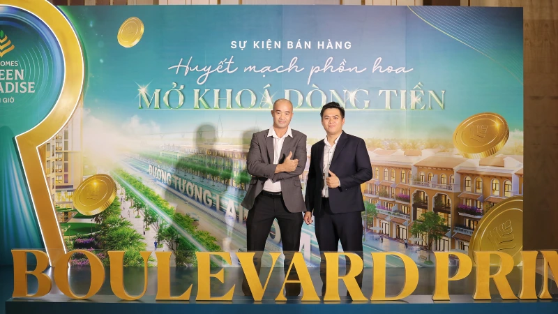 Đội ngũ Kinh doanh Việt Á Land tham dự Event Vinhomes Green Paradise