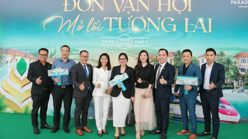 Việt Á Land check-in tại Event dự án Vinhomes Green Paradise tại Adora