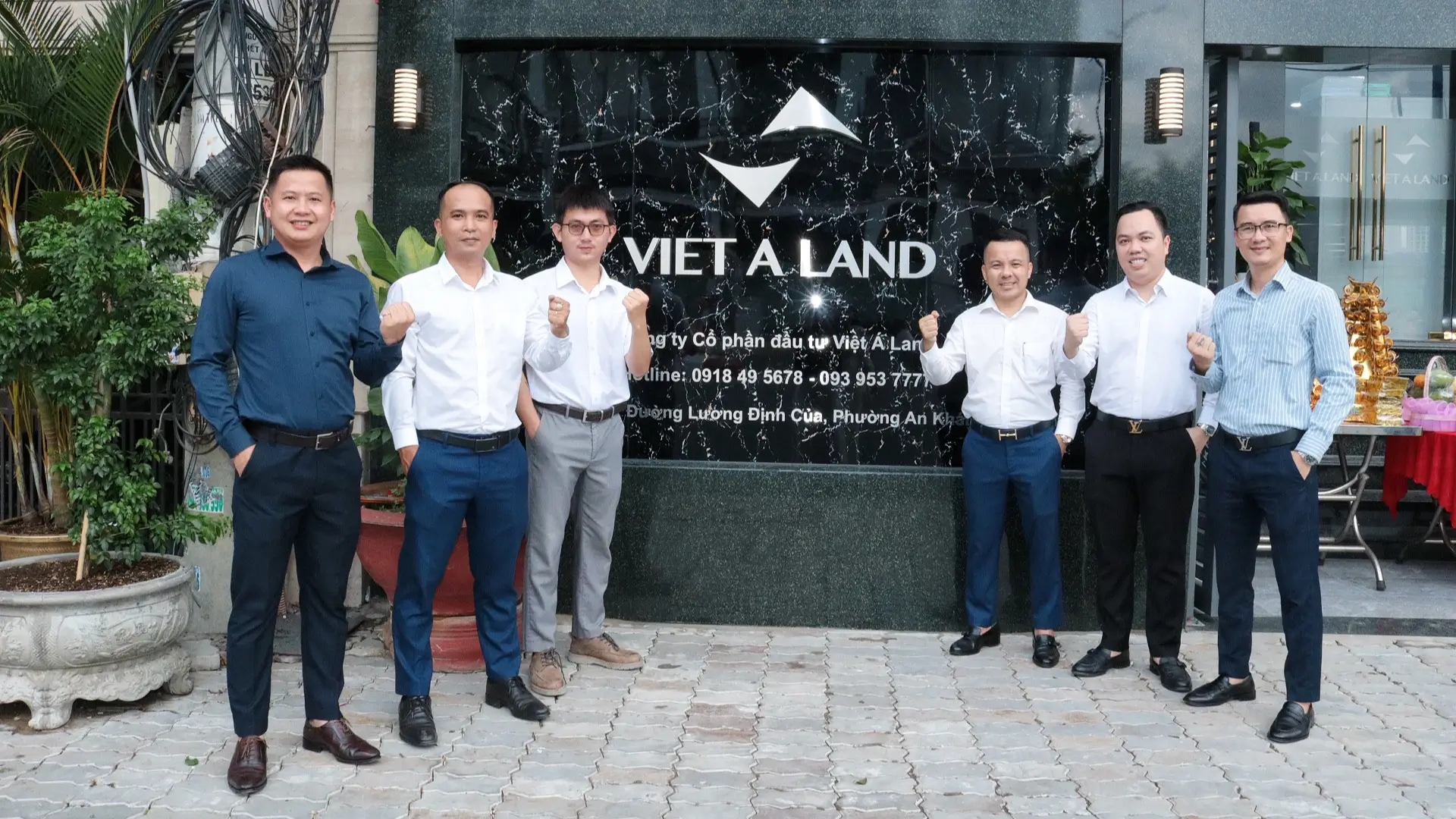 Việt Á Land - Cúng khai khẩu văn phòng mới